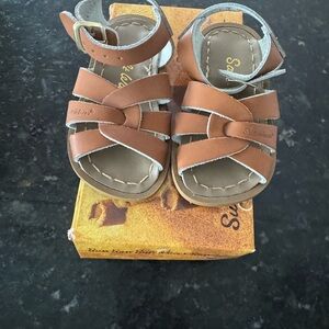NWT Brown Leather Sandals with Crisscross Design